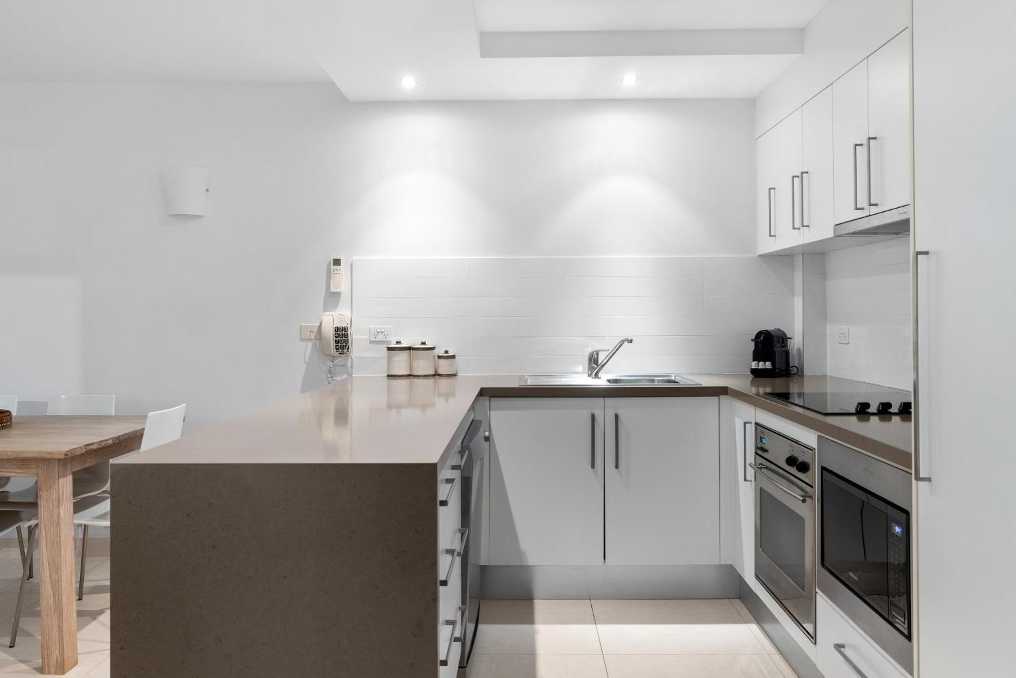 Fairshore 12: Absolute Beachfront, Direct Beach & Pool Access Noosa Heads Eksteriør bilde